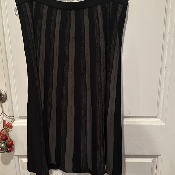 Misook new with tags black gray textured skirt sz XL, great for summer! ☀️👀 - Picture 7 of 7